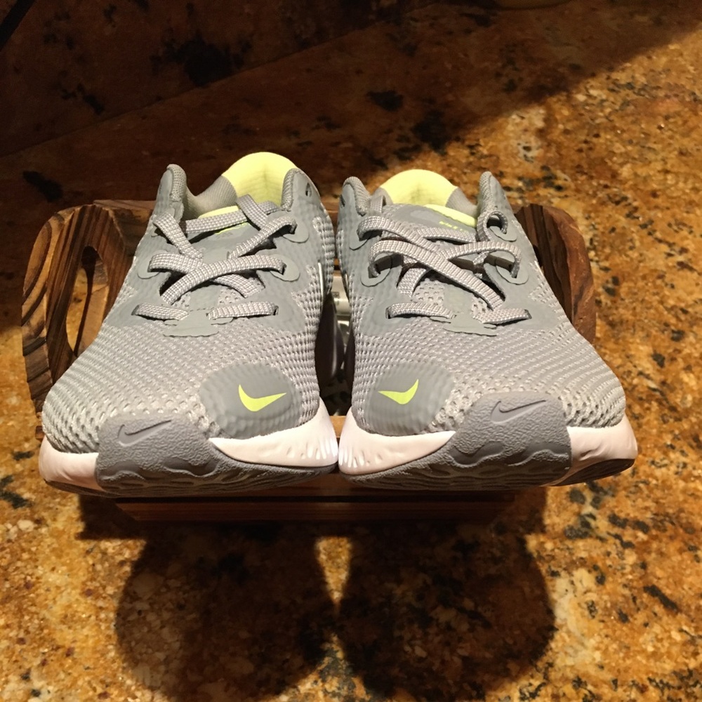 Brand new Nike Renew shoes nwot